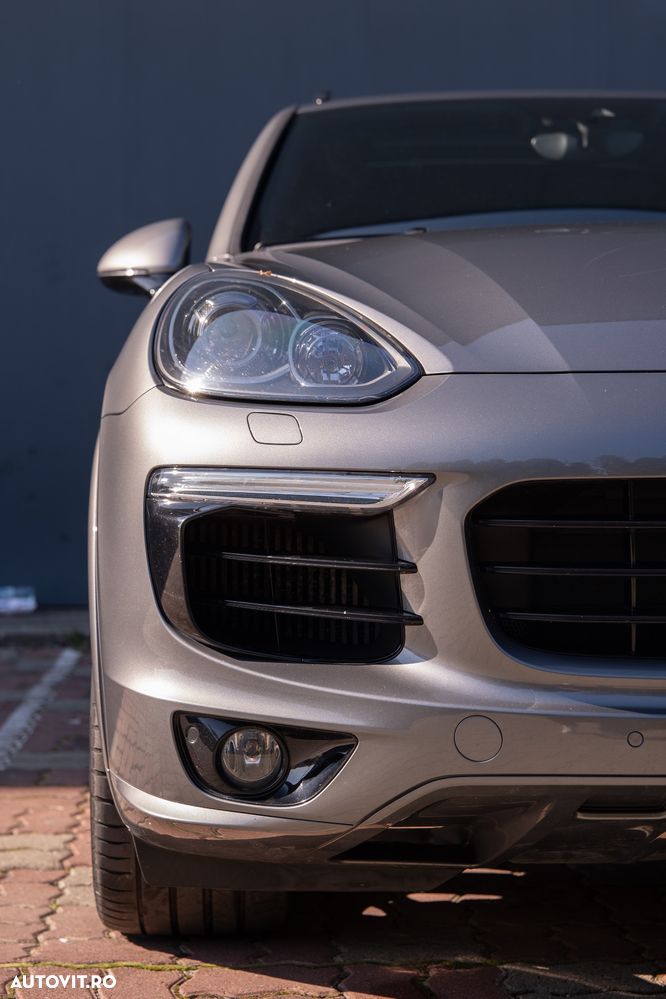 Porsche Cayenne 3.0 L - 13