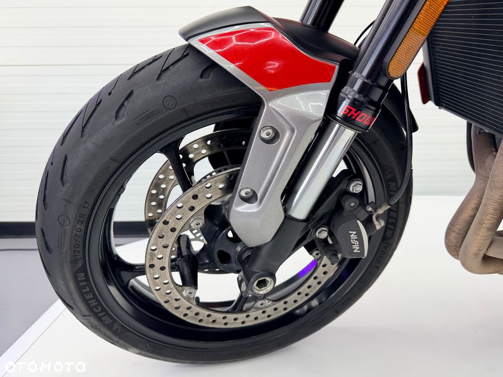 Triumph Trident - 17
