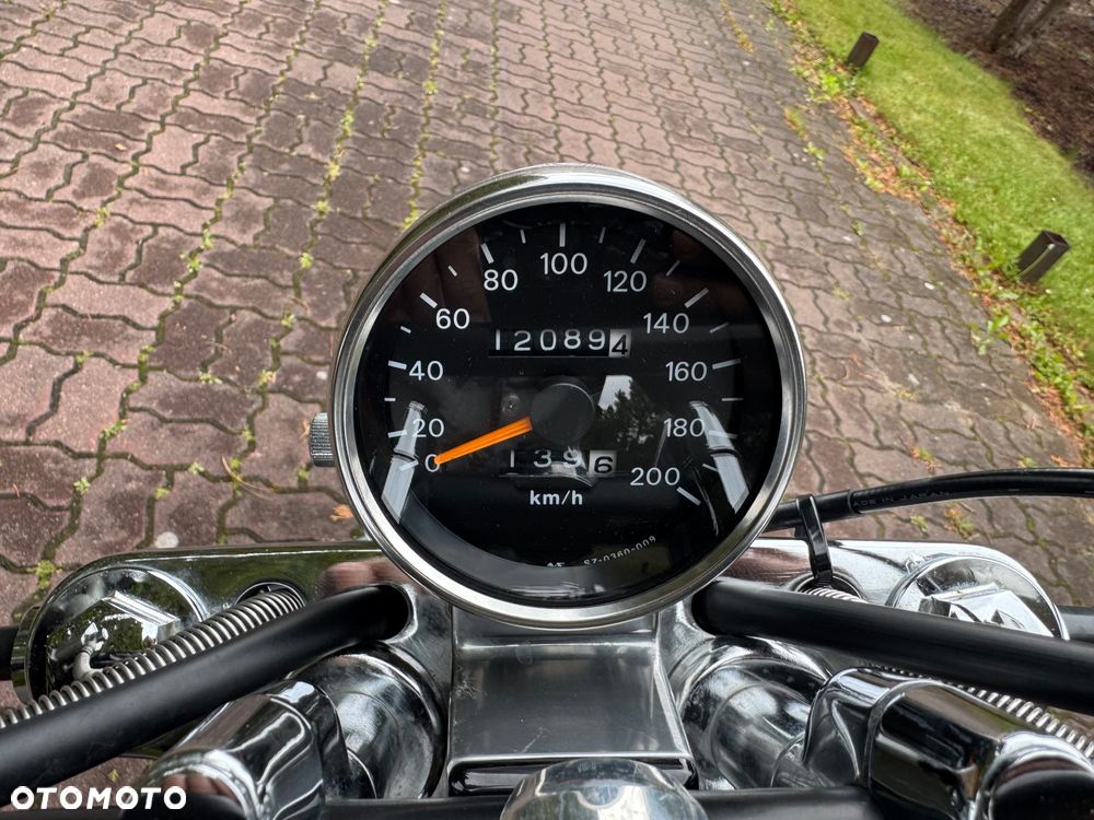 Suzuki Intruder - 24