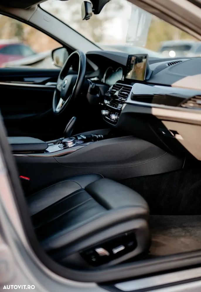 BMW Seria 5 540i xDrive Aut. - 7