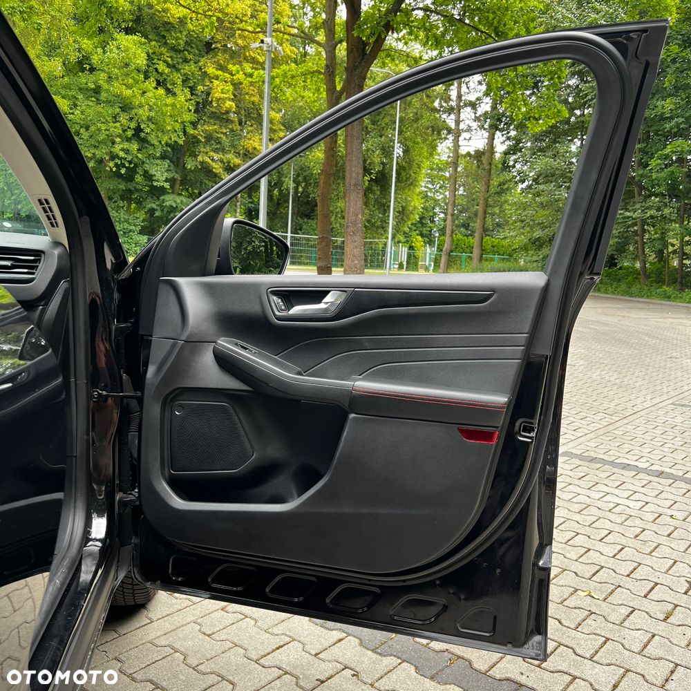 Ford Escape 2.0 EcoBoost AWD Titanium - 28