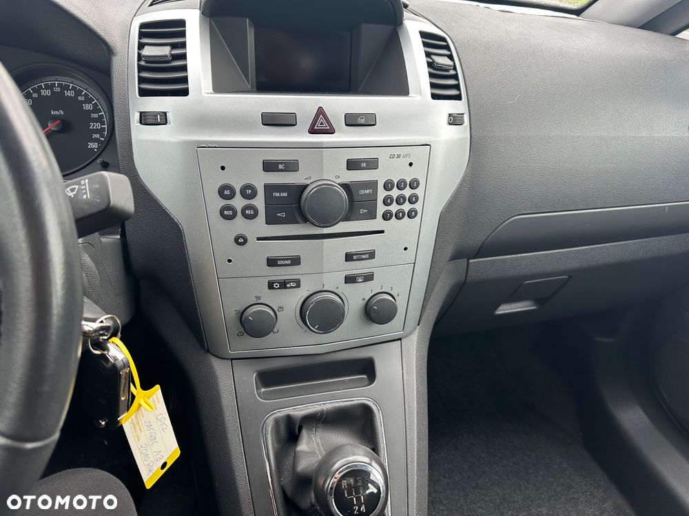 Opel Zafira - 10