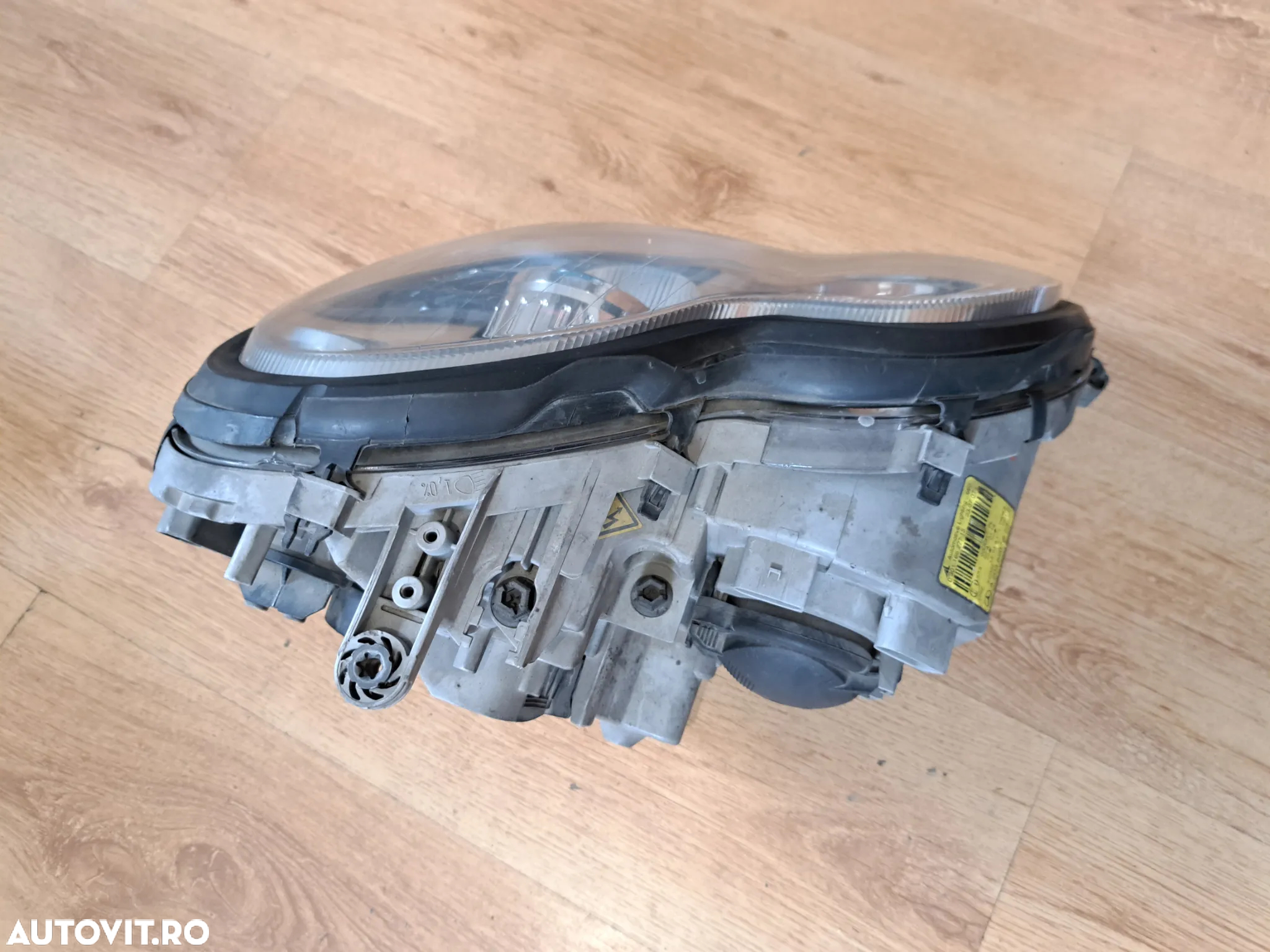 Far stanga bixenon cu lupa original mercedes C-class W203 2001-2007 - 2