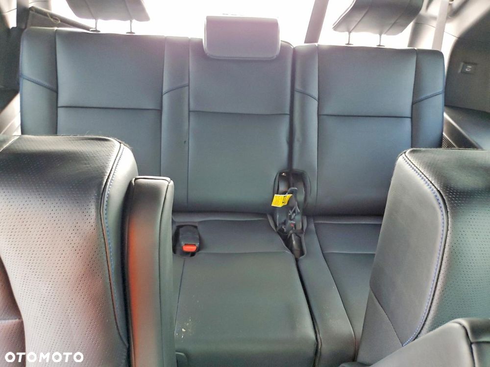 Toyota Sequoia - 10