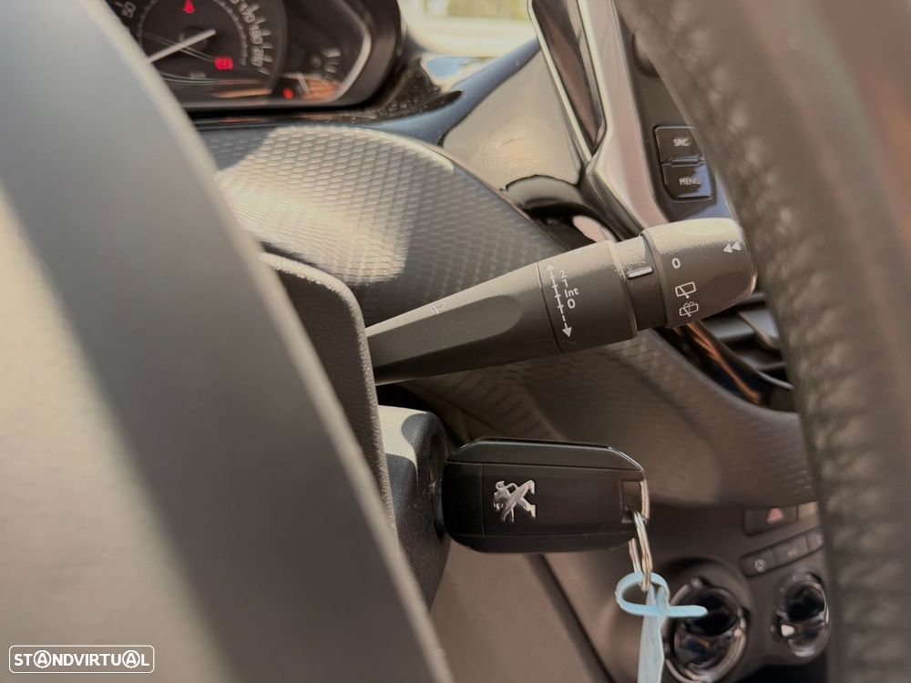 Peugeot 2008 1.2 PureTech Style - 42