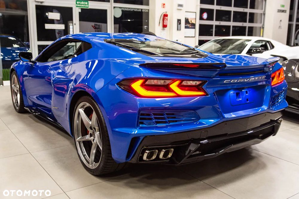 Chevrolet Corvette - 10