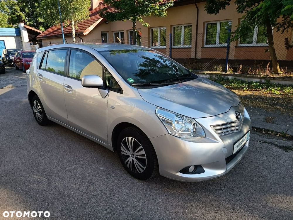 Toyota Verso - 1