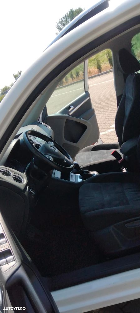 Volkswagen Tiguan 2.0 TDI 4Motion DSG Sport & Style - 6