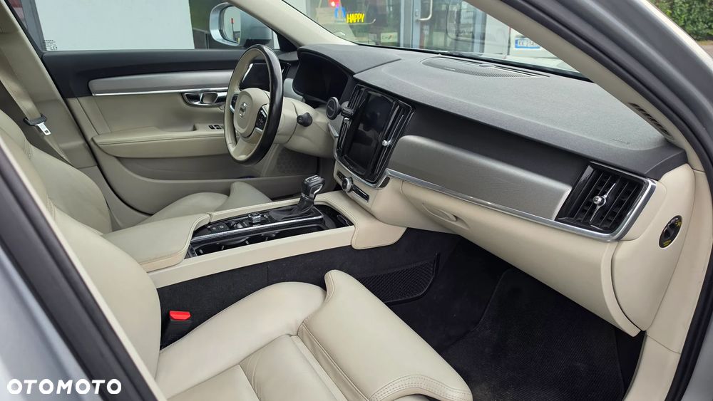 Volvo V90 D4 Momentum Pro - 10