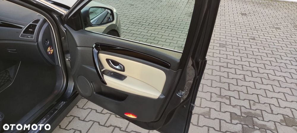 Renault Laguna dCi 180 FAP Initiale - 16