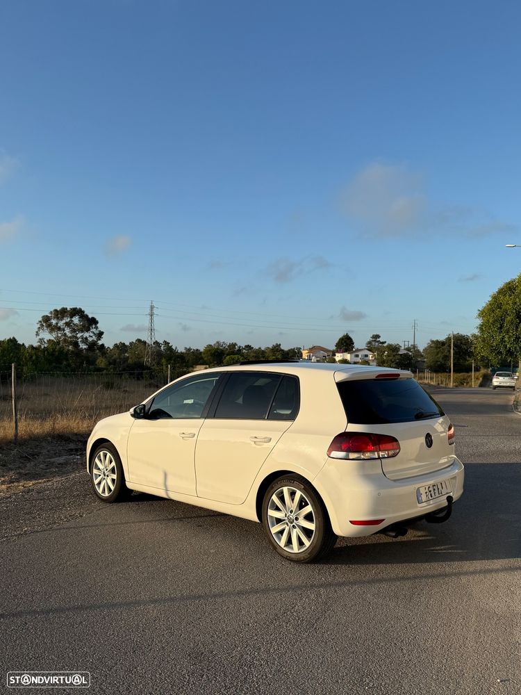 VW Golf 2.0 TDi DPF Highline - 2