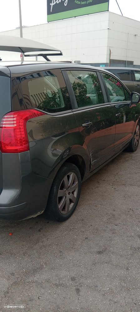 Peugeot 5008 - 15