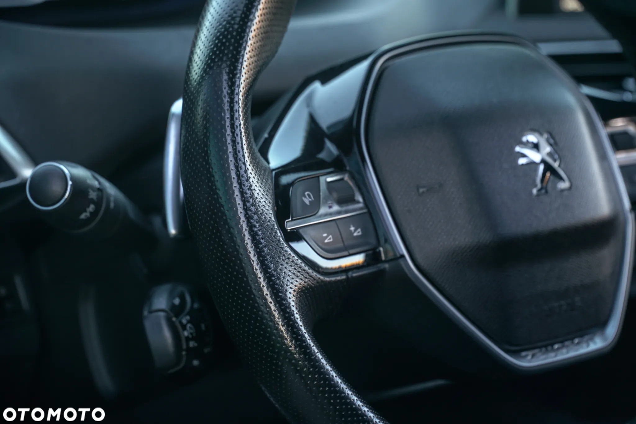 Peugeot 3008 1.6 BlueHDi Active S&S EAT6 - 23