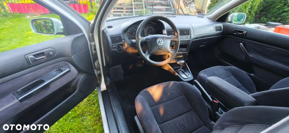 Volkswagen Golf 1.6 Comfortline - 8
