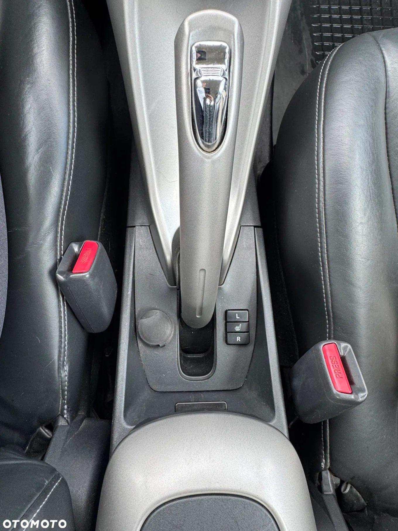 Toyota Auris 2.2 D-4D X - 12