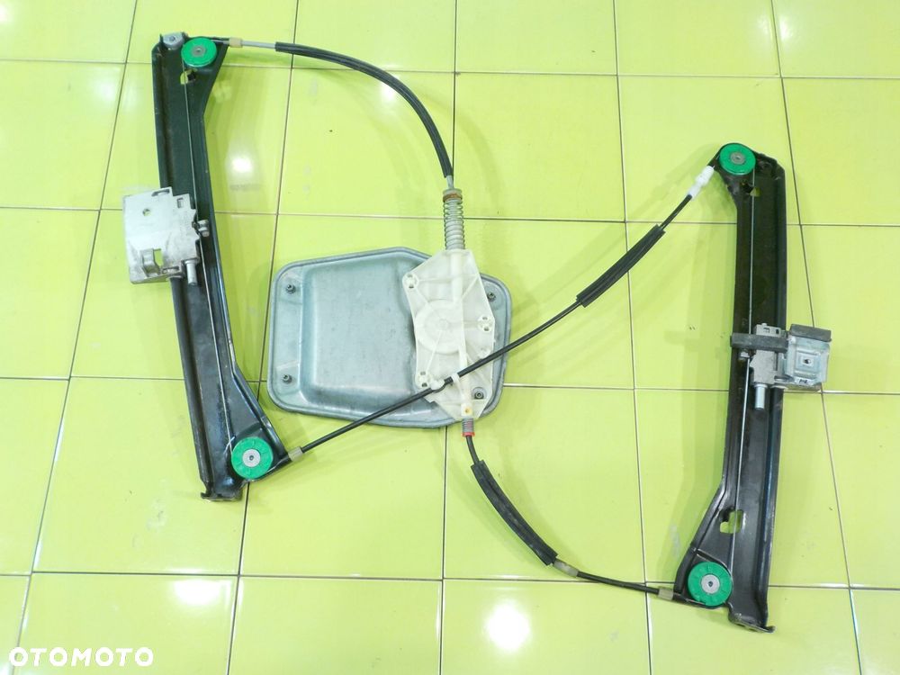 VW SCIROCCO 2.0 TSI 09r 3D podnosnik szyby prawy przod 1K8837462G - 2
