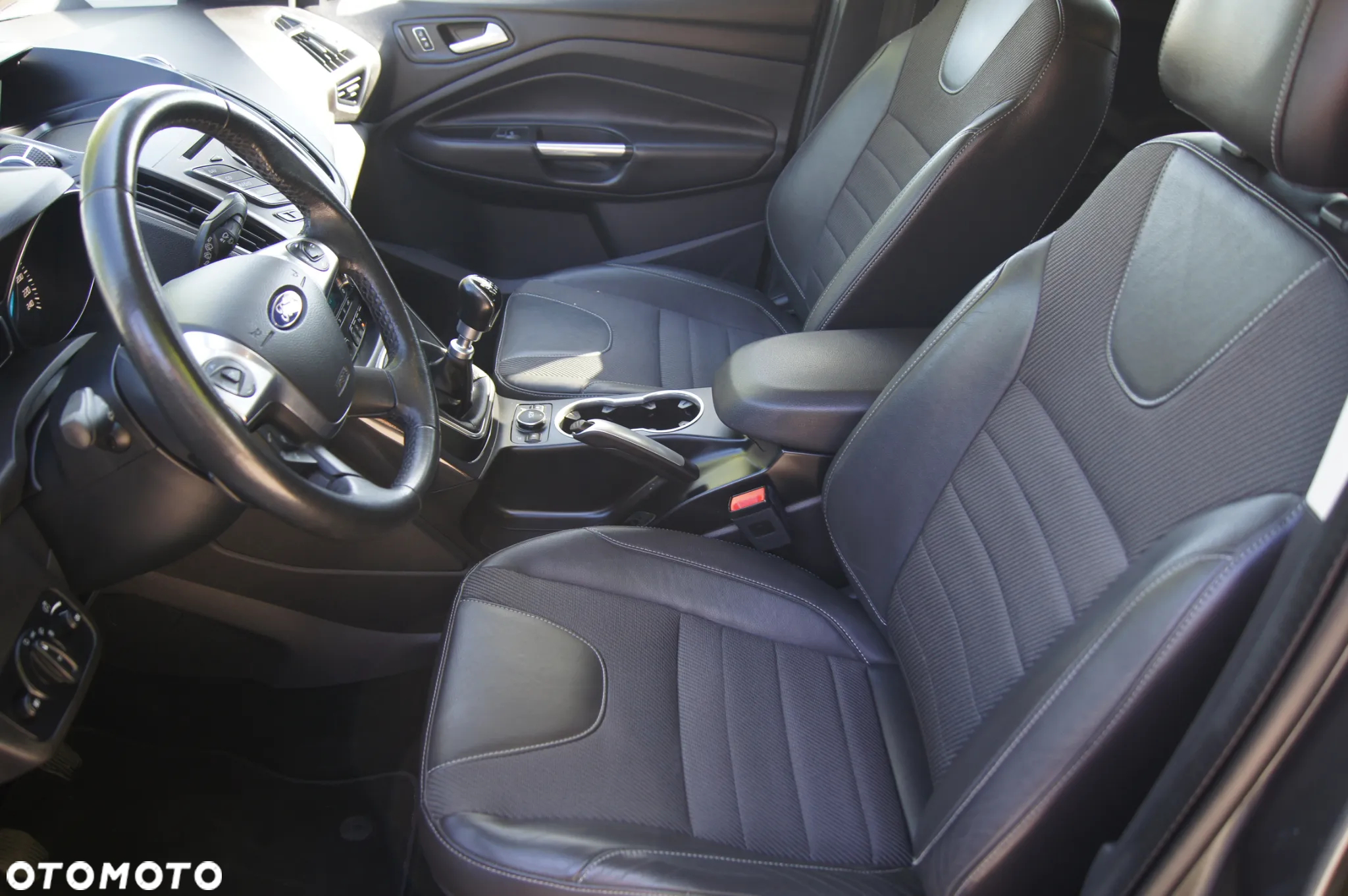 Ford Kuga 1.5 EcoBoost 2x4 Titanium - 10