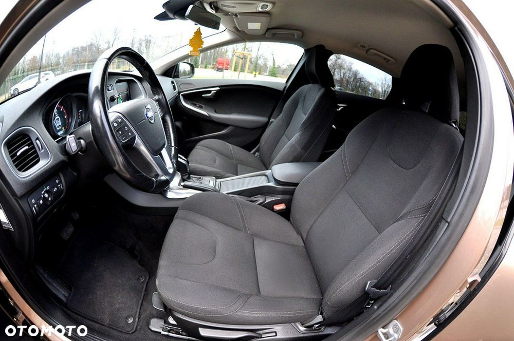 Volvo V40 D2 Momentum - 6
