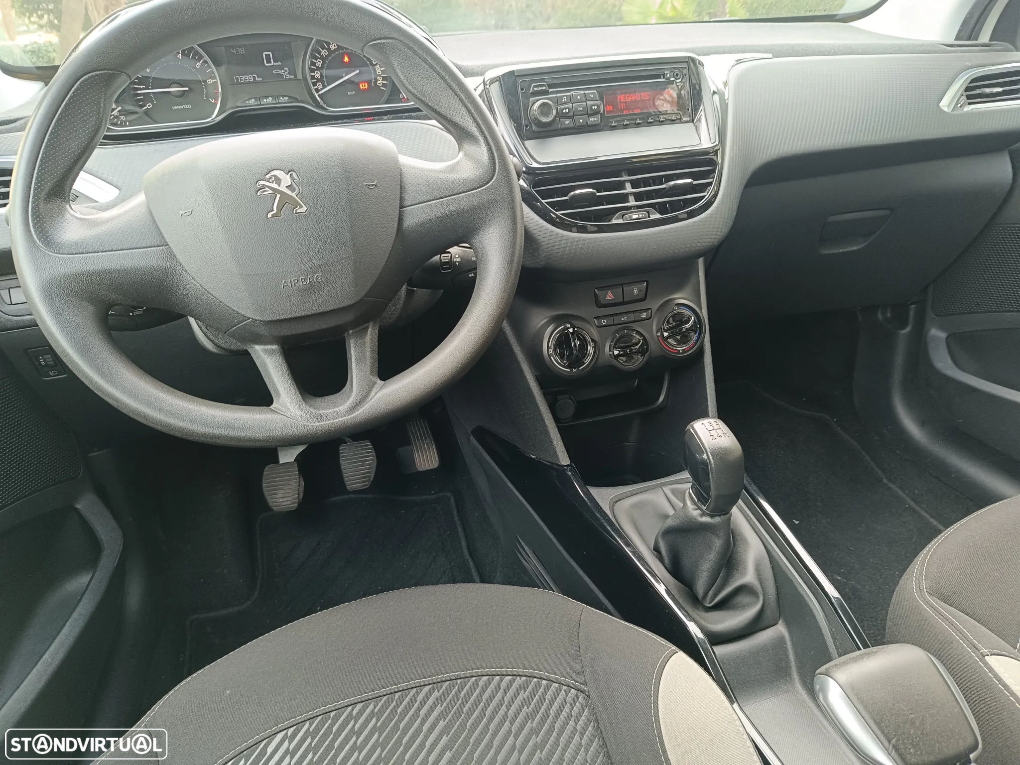 Peugeot 2008 1.2 PureTech Active - 9