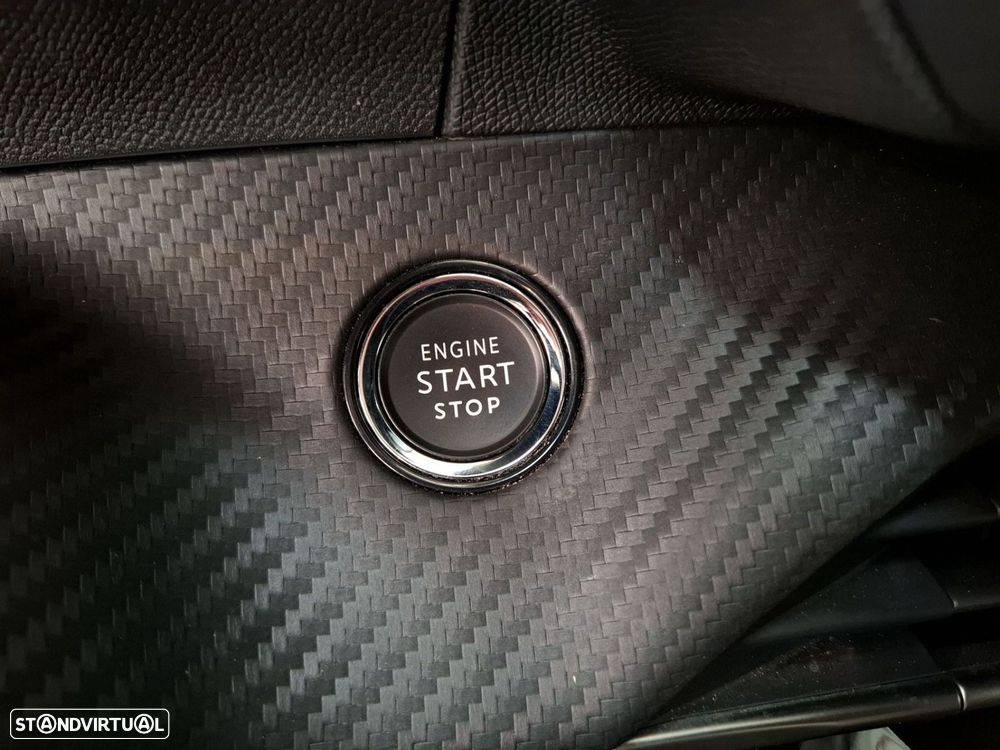 Peugeot 2008 1.2 PureTech GT EAT8 - 17