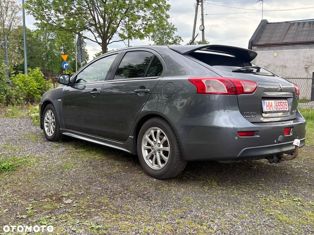 Mitsubishi Lancer 1.6 Invite - 3