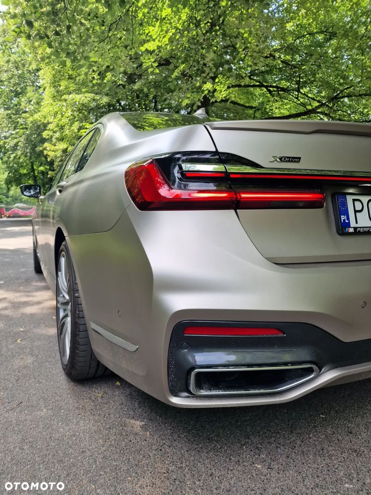 BMW Seria 7 750Li xDrive - 12