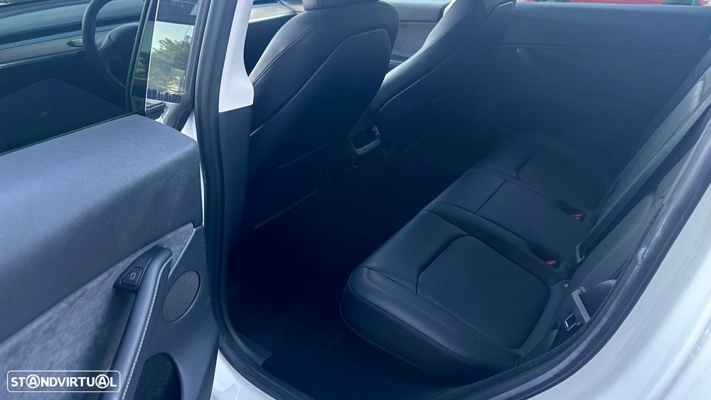 Tesla Model Y Long Range Dual Motor AWD - 11