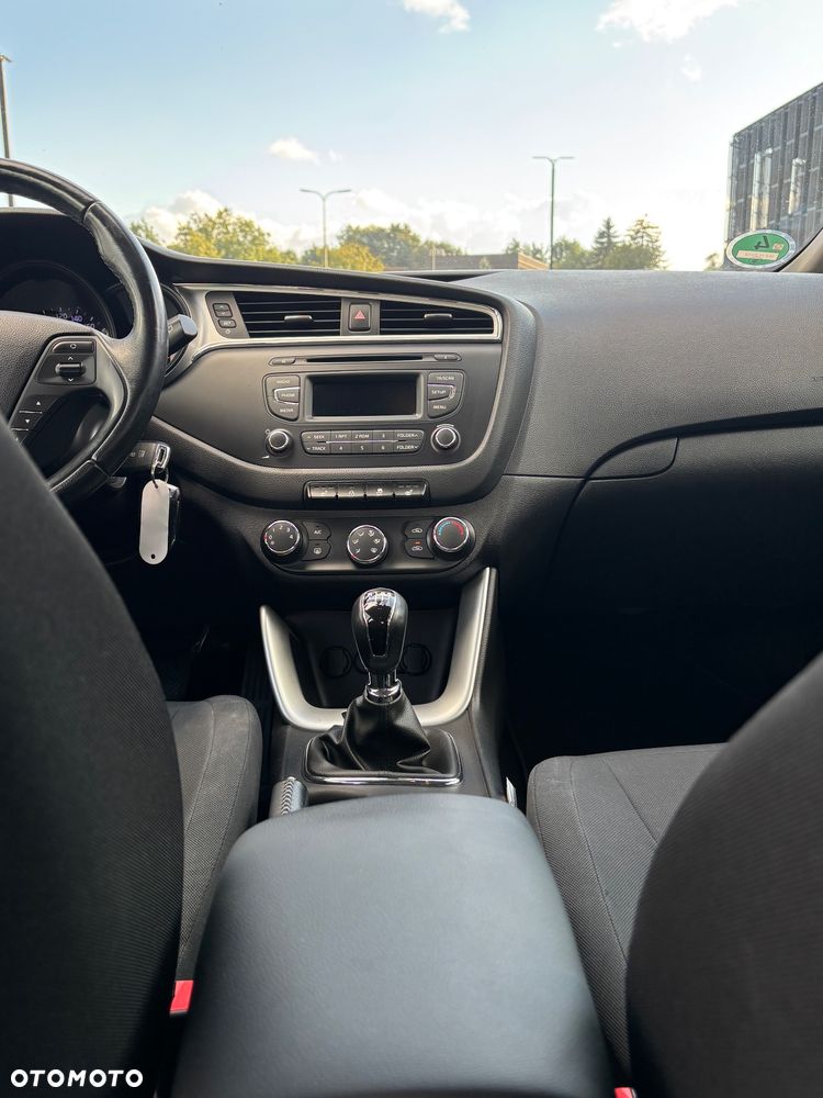 Kia Ceed 1.4 CVVT Attract - 24