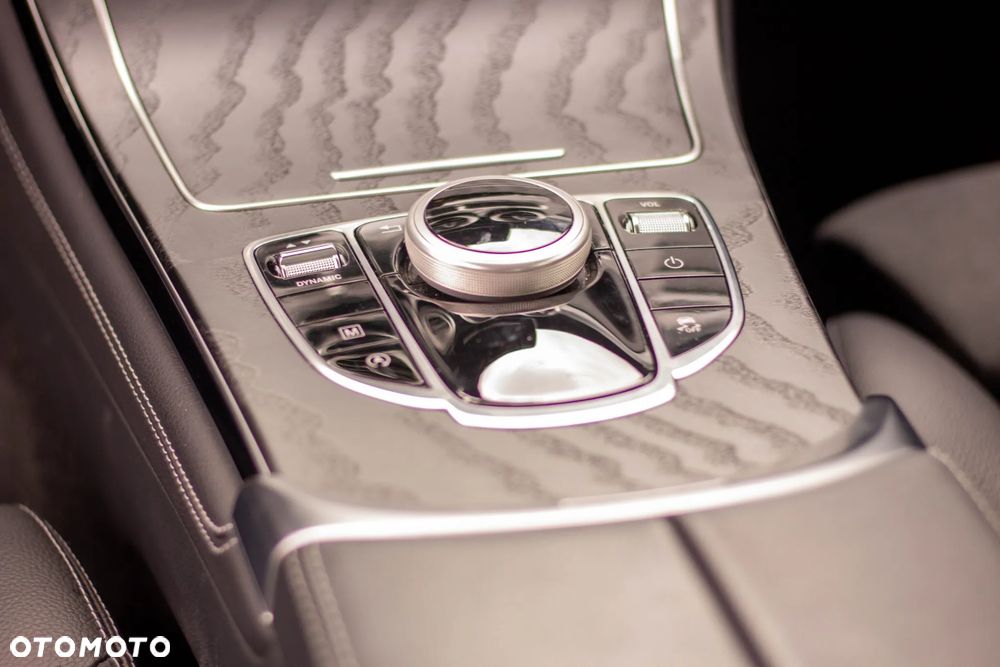 Mercedes-Benz GLC - 25