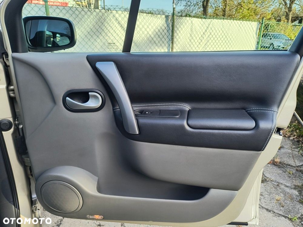 Renault Scenic - 16