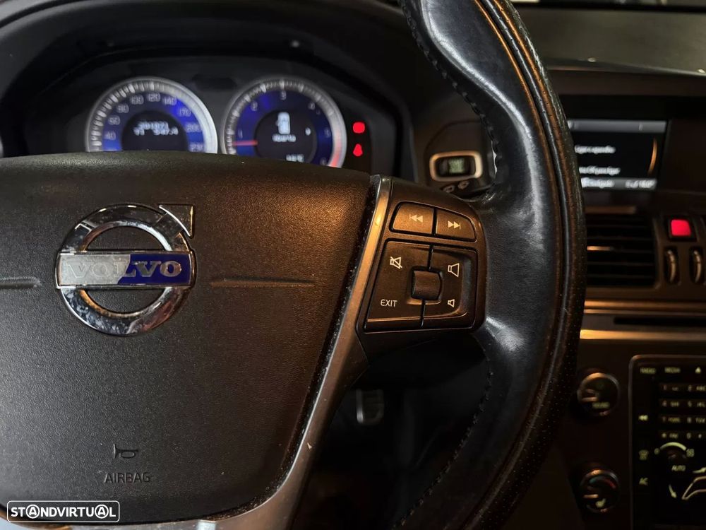 Volvo XC 60 2.0 D4 R-Design Start/Stop - 24