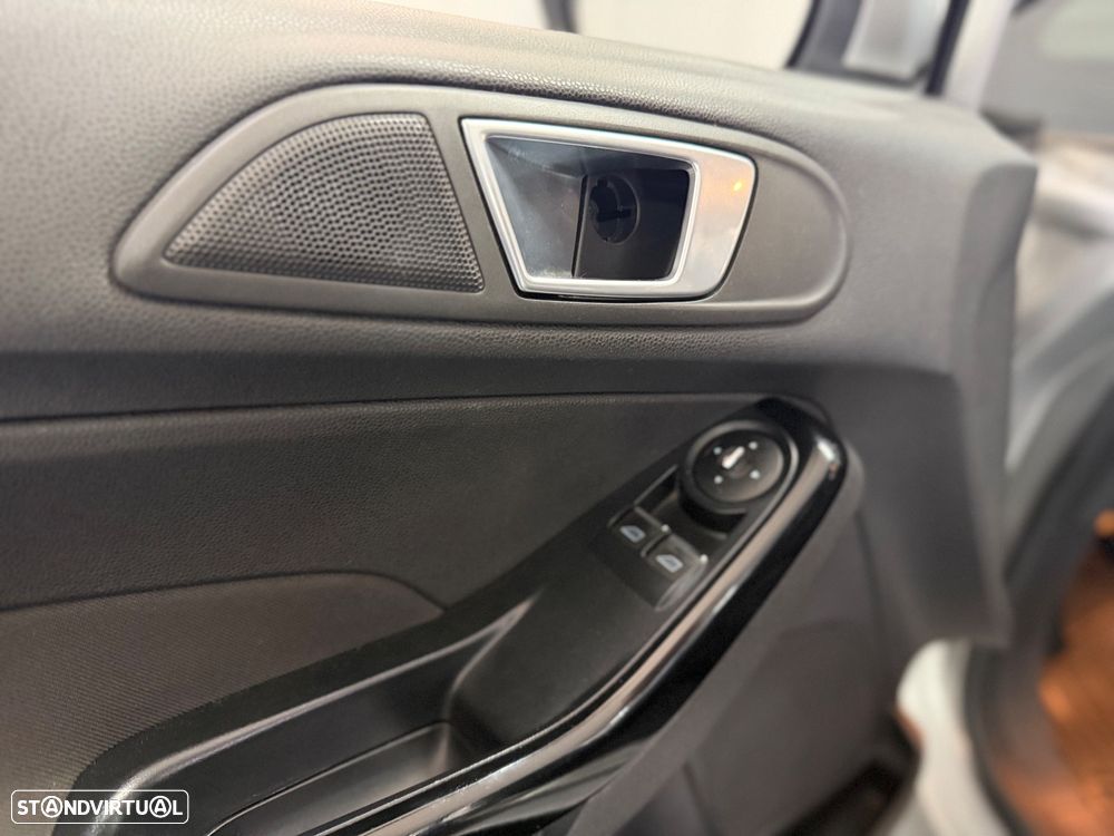 Ford Fiesta 1.0 S&S Titanium - 11