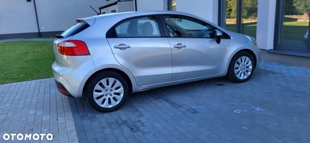 Kia Rio 1.2 Attract - 5