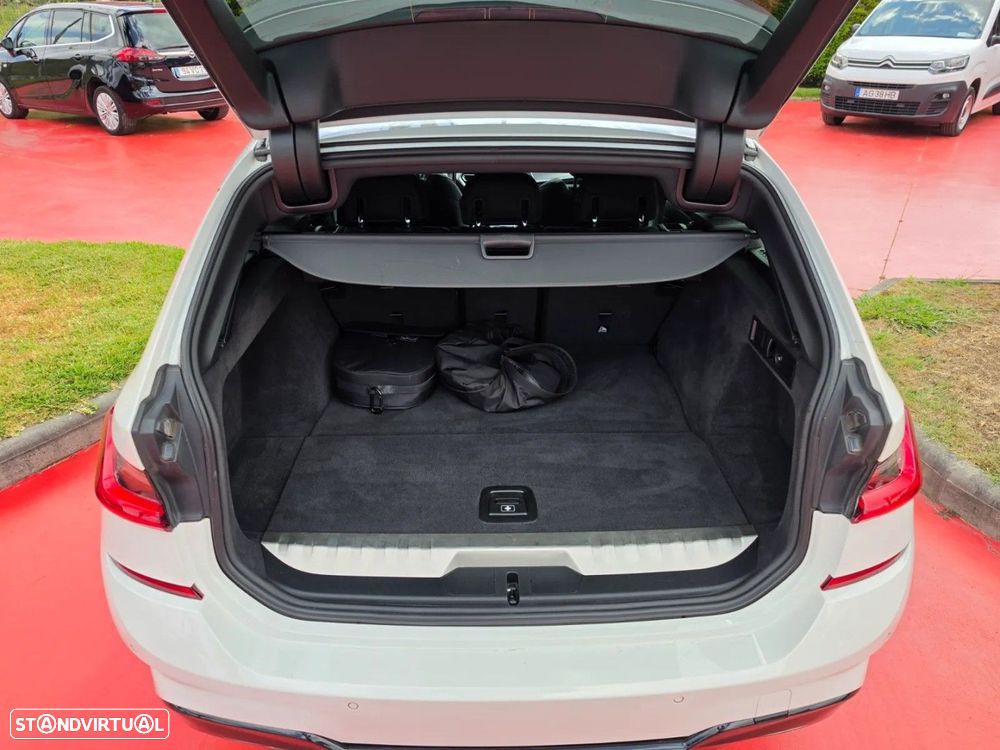 BMW 330 e Pack M Auto - 9