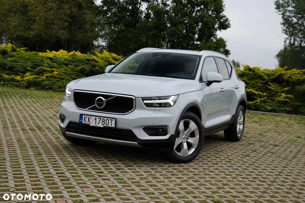 Volvo XC 40 B4 B AWD DKG Momentum Pro - 4
