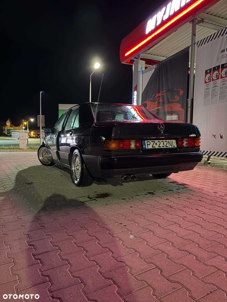 Mercedes-Benz W201 (190) - 3