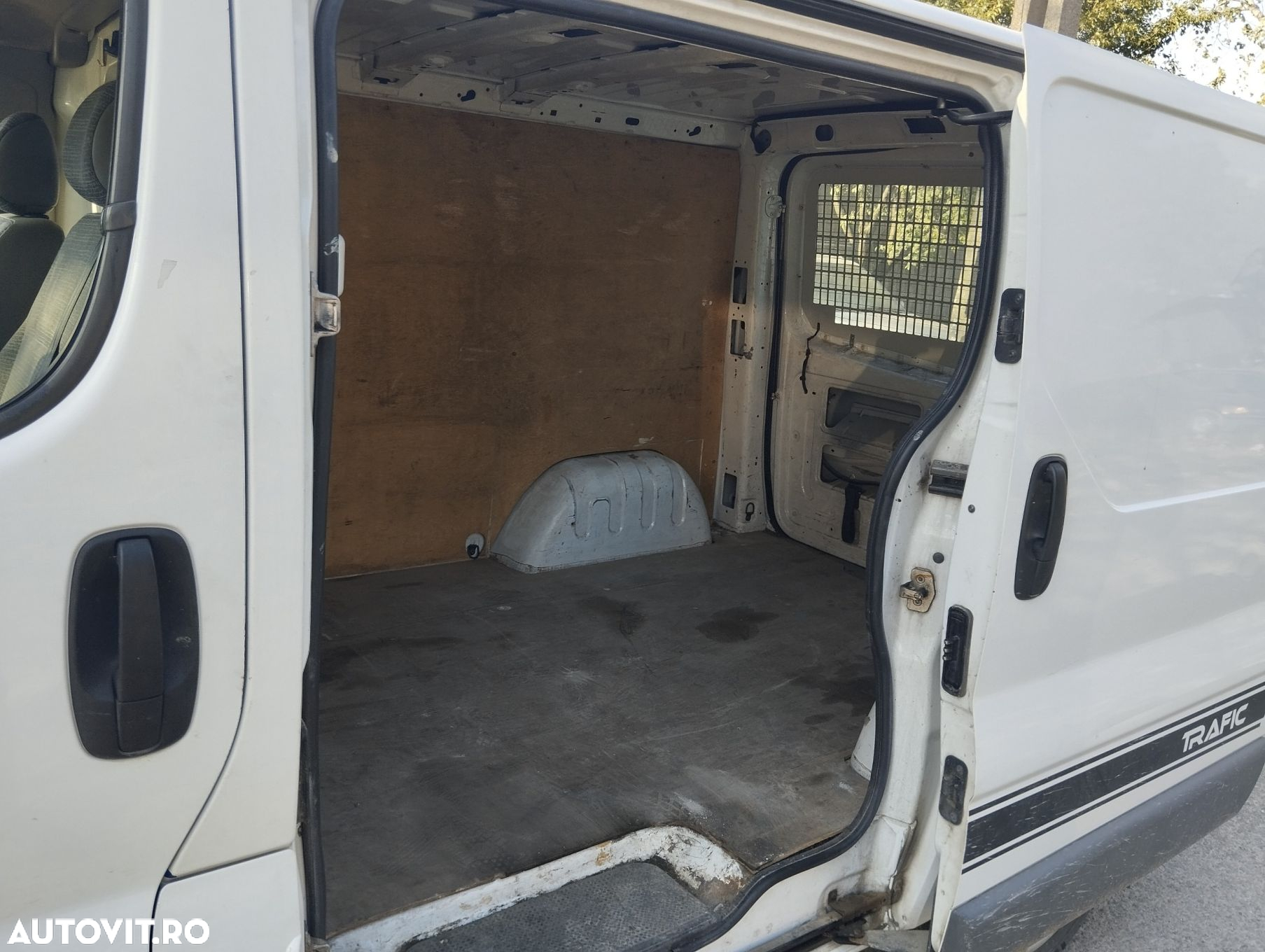 Dezmembrari  Renault TRAFIC 2  2001  > 0000 2.0 dCi 115 (FL01, FL0U) - 7