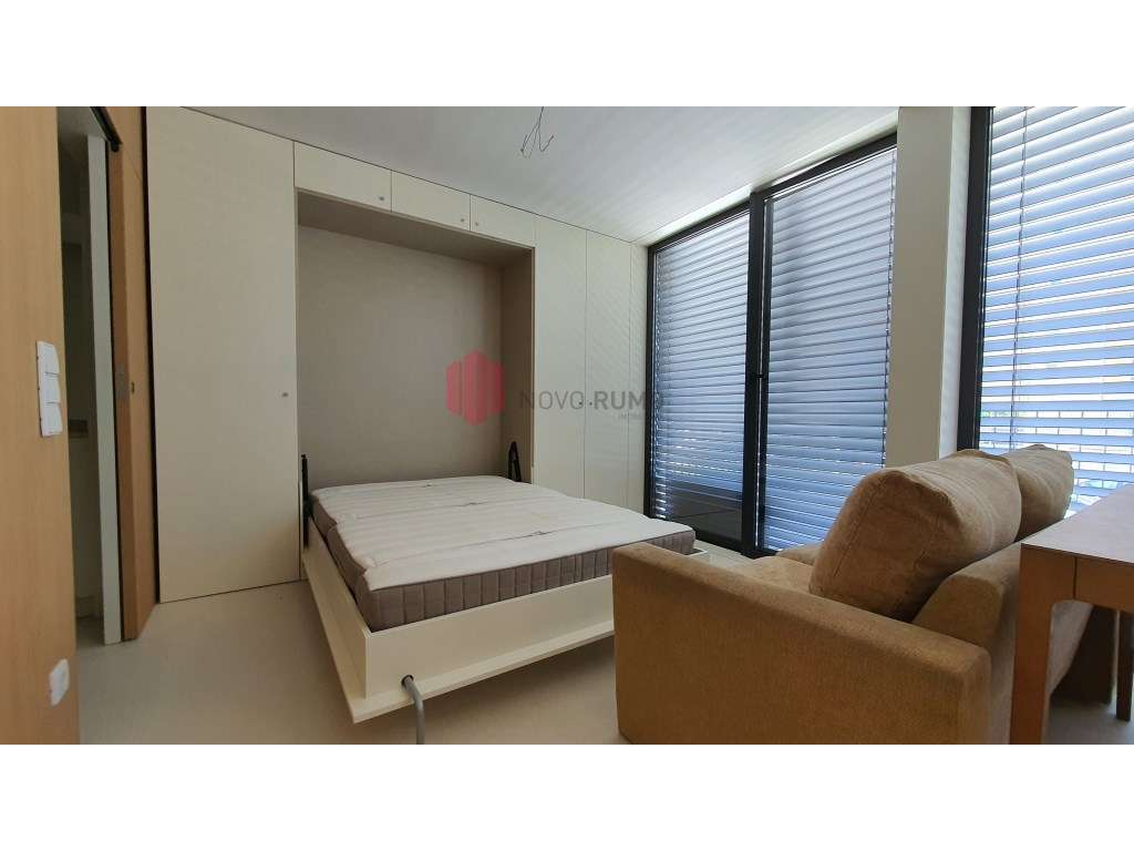 Apartamento T0 mobilado, com varanda e ar condicionado - Grande imagem: 4/12