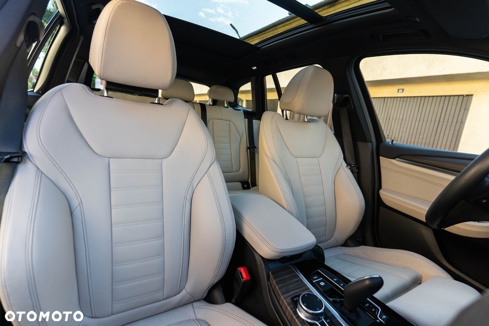 BMW X3 xDrive20d Luxury Line - 33