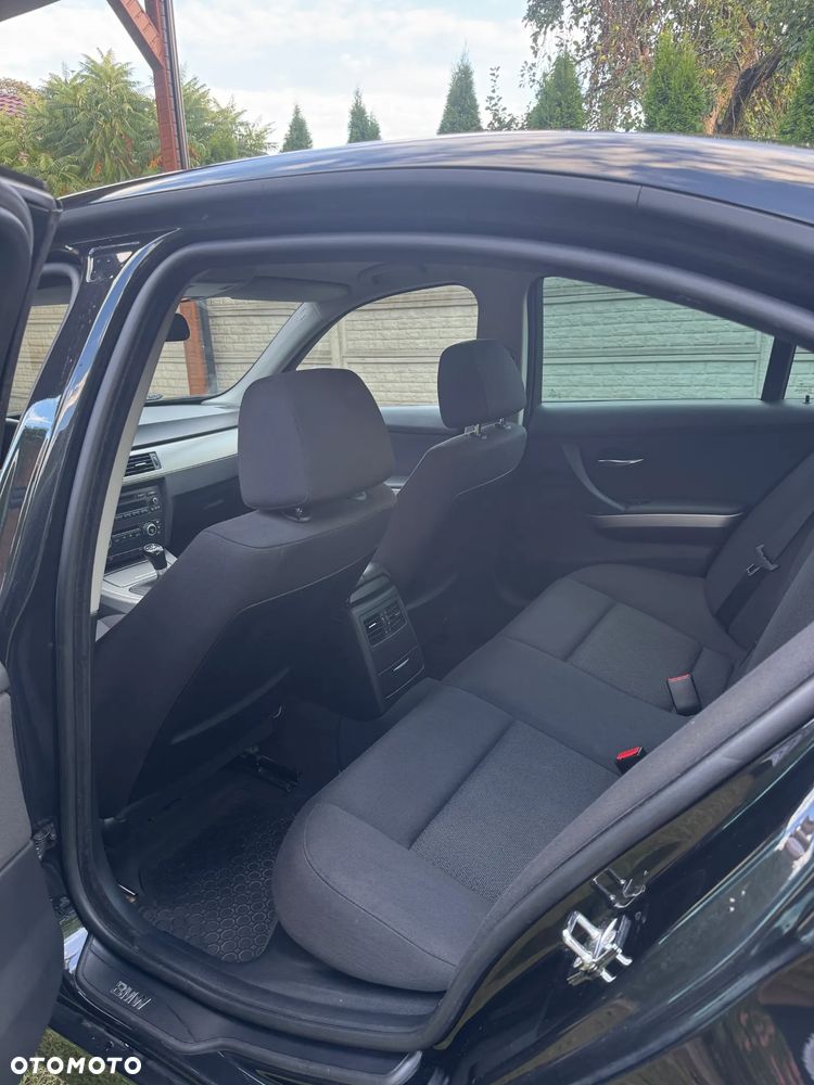 BMW Seria 3 318i - 11