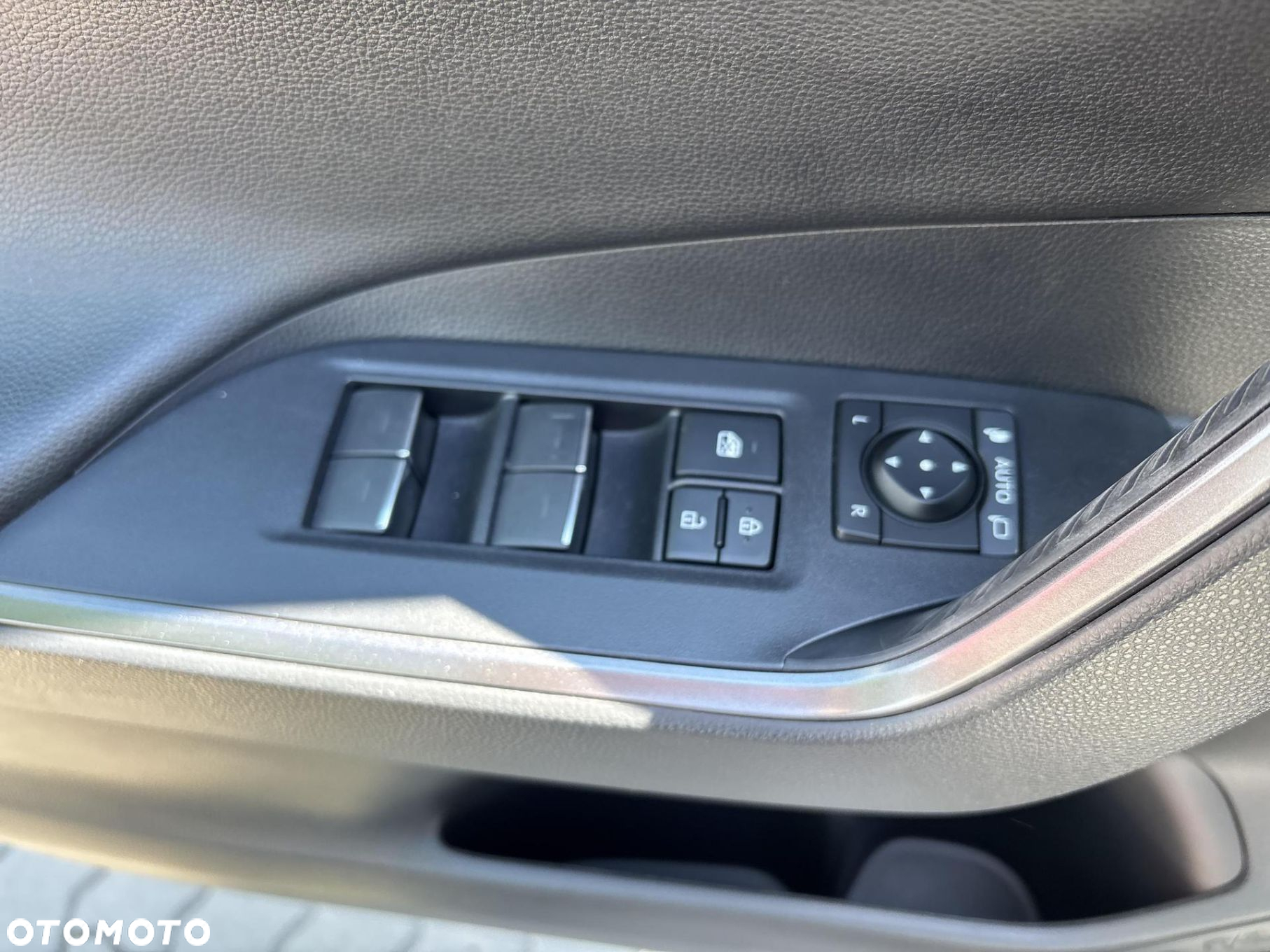 Toyota RAV4 - 13