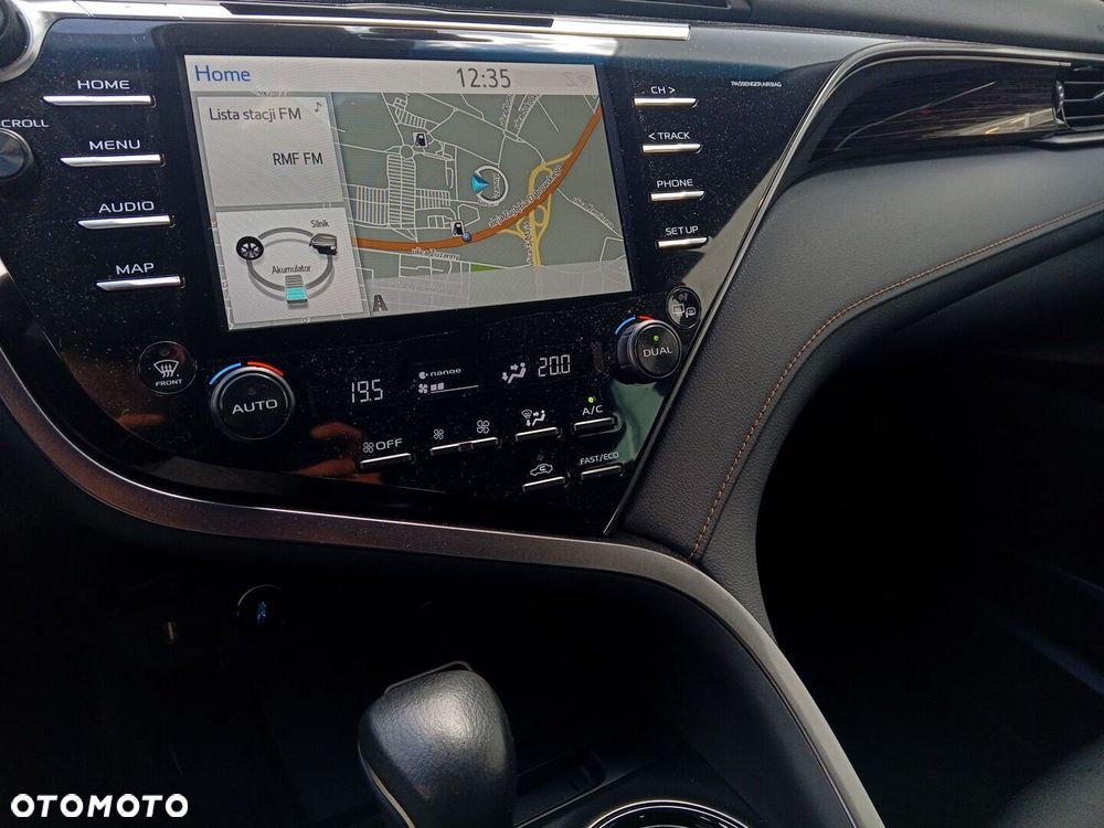 Toyota Camry - 19