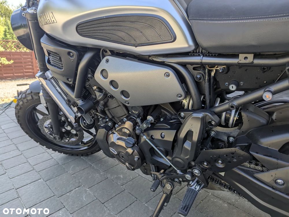 Yamaha XSR - 16