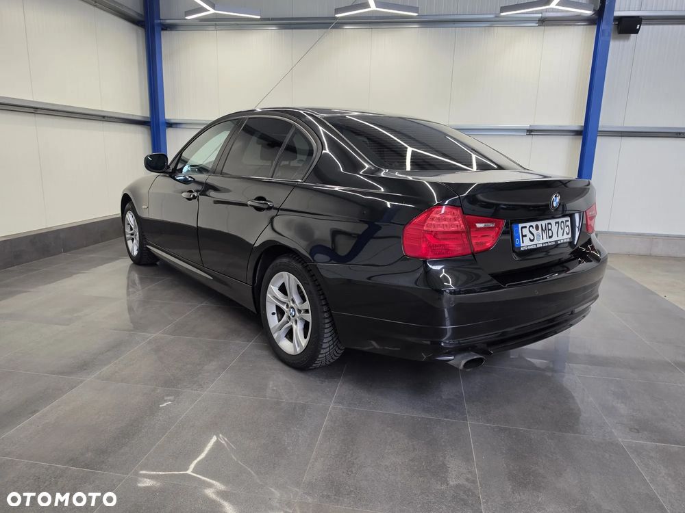 BMW Seria 3 318i - 13