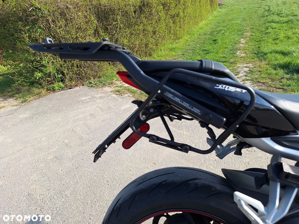 Triumph Street Triple - 11