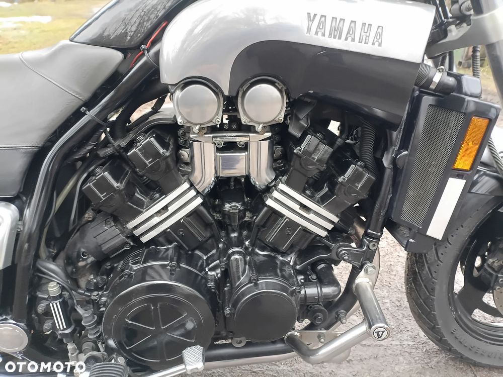 Yamaha V-MAX - 6