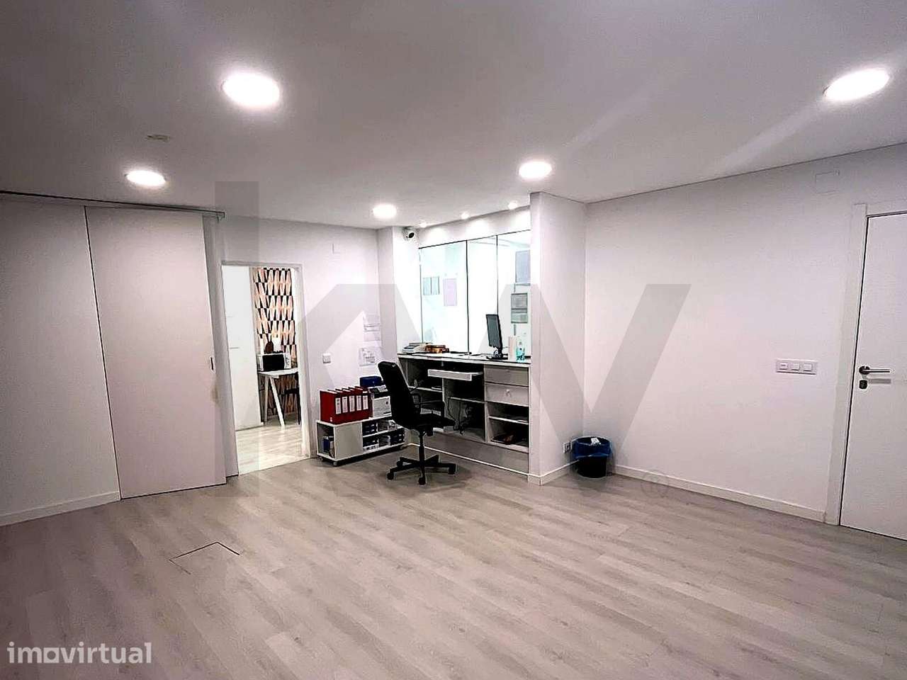 Loja Remodelada e Arrendada em Arroios | Yield 4,96% com  Montra de Gr - Grande imagem: 4/9