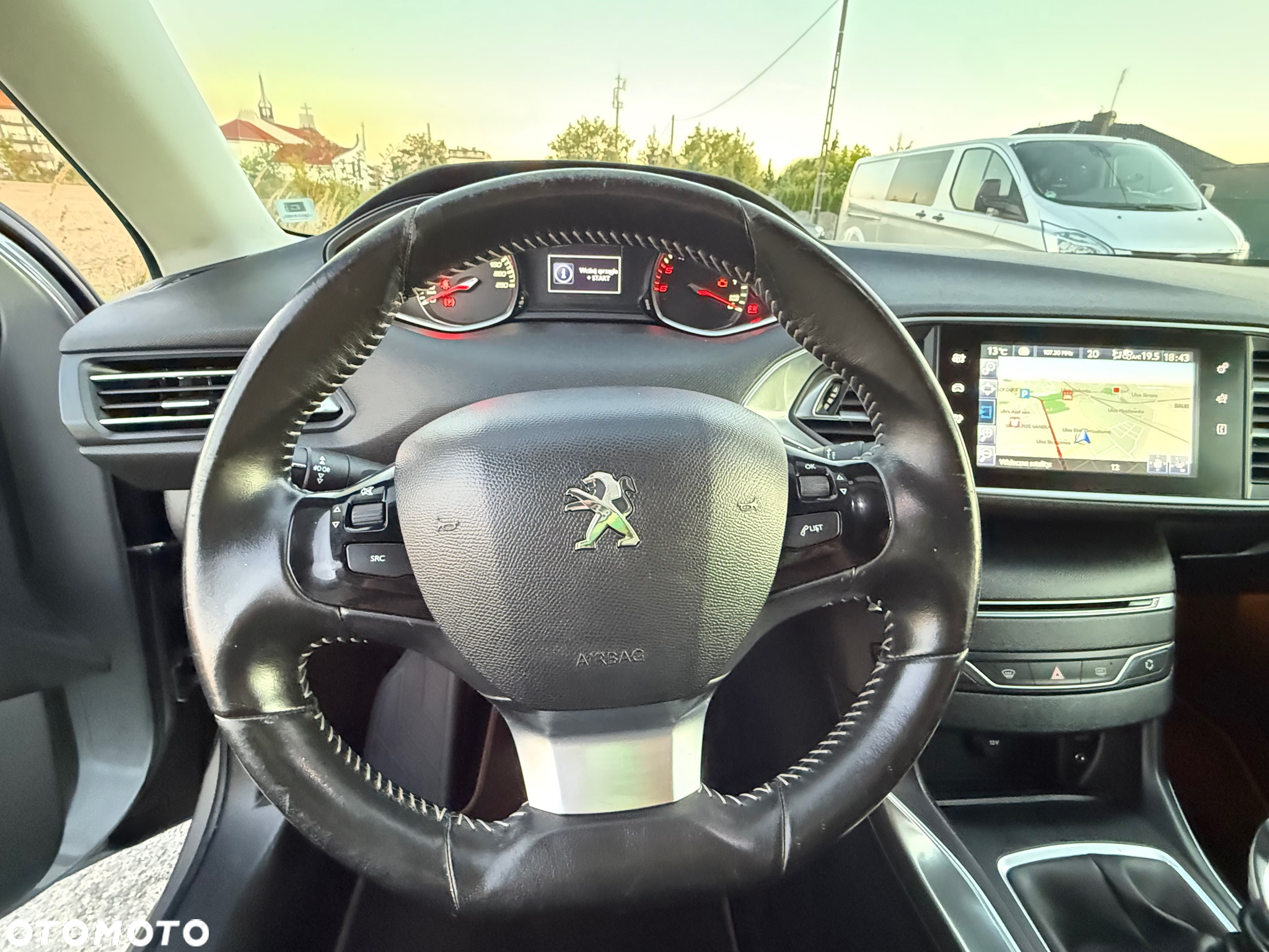 Peugeot 308 1.6 e-HDi Allure S&S - 28