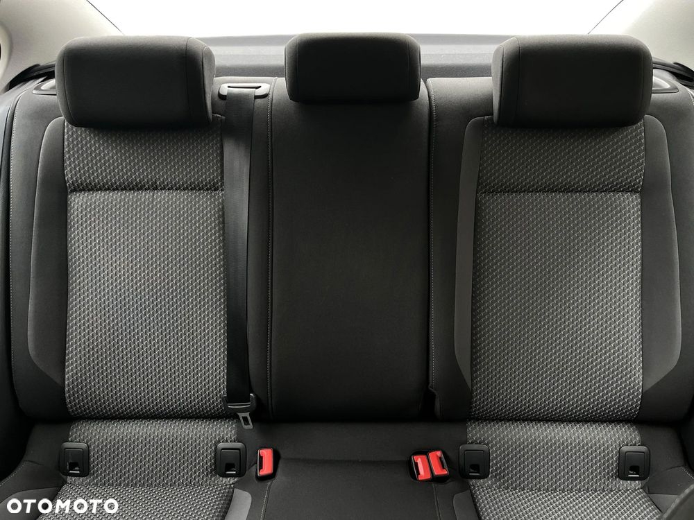 Volkswagen Passat 2.0 TDI EVO Essence - 24