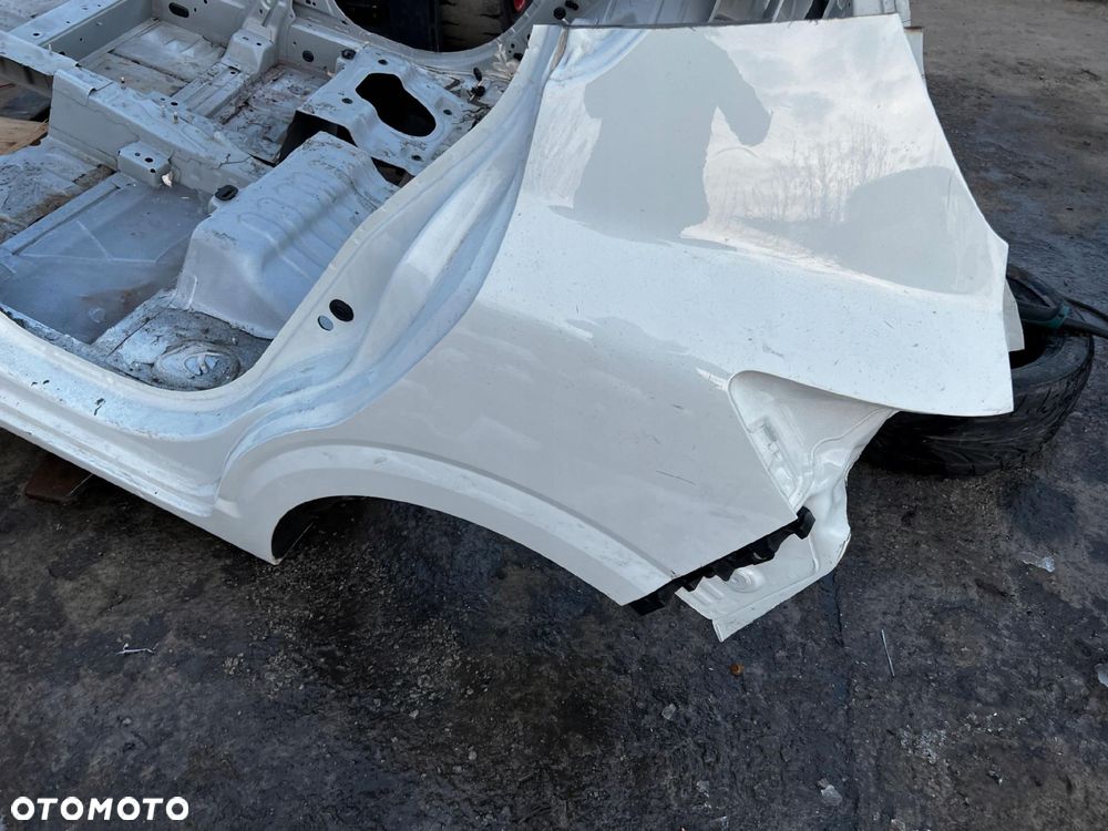 ĆWIARTKA DŁUGA BŁOTNIK POSZYCIE SŁUPEK PRÓG LEWY TYŁ DACIA SANDERO III 3 - 2